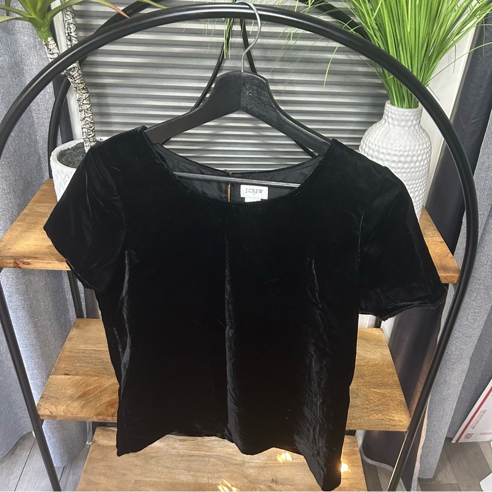 J. Crew Black Velvet Women's Short Sleeve Top. Women’s size XXS